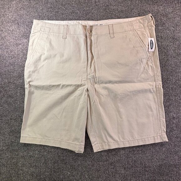 Old Navy Shorts Men's 42 Lived in straight Beige chino style NWT - Picture 1 of 10